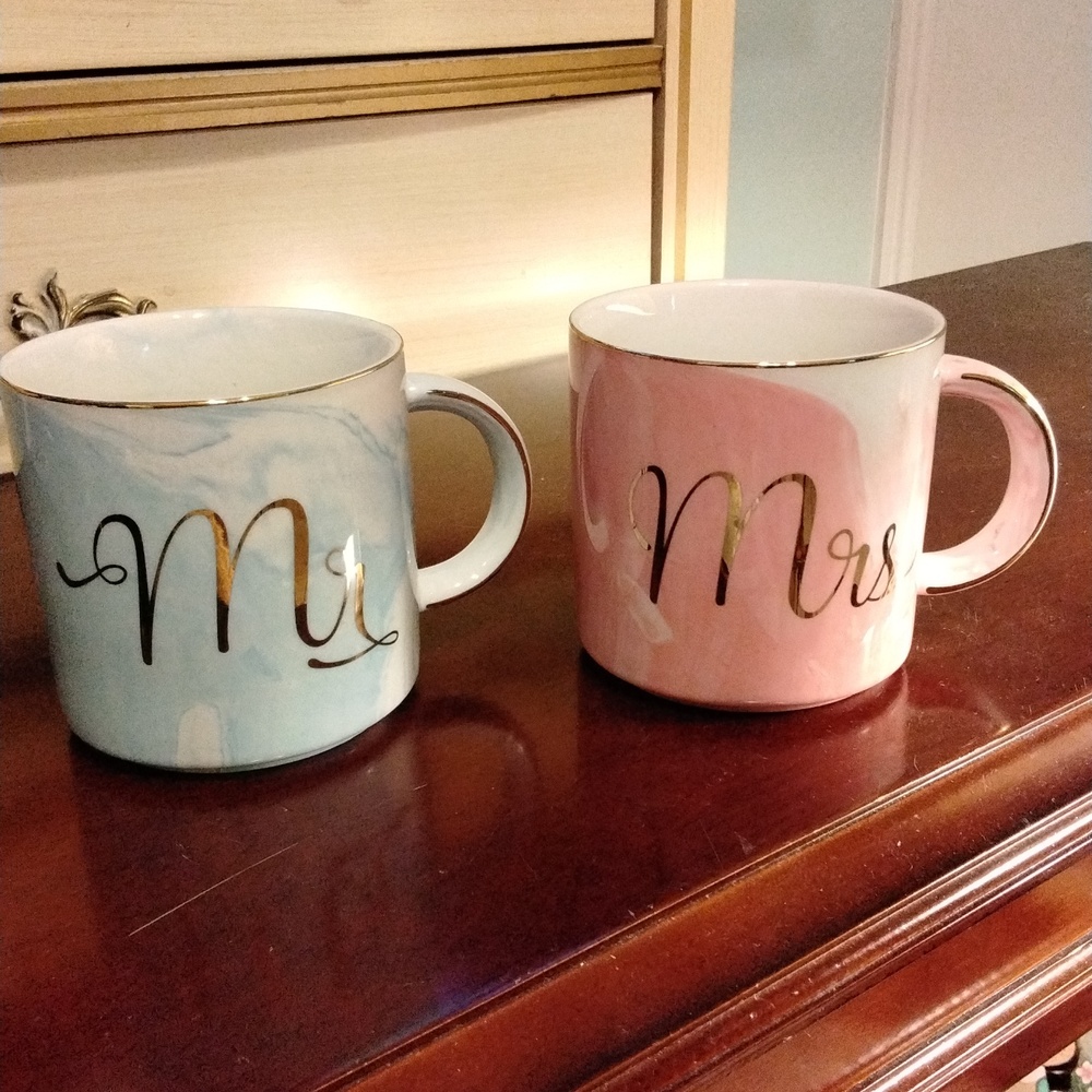 Women's NWOT Couples/Newlywed Gift Marbled & Gold Trimmed Coffee Mugs